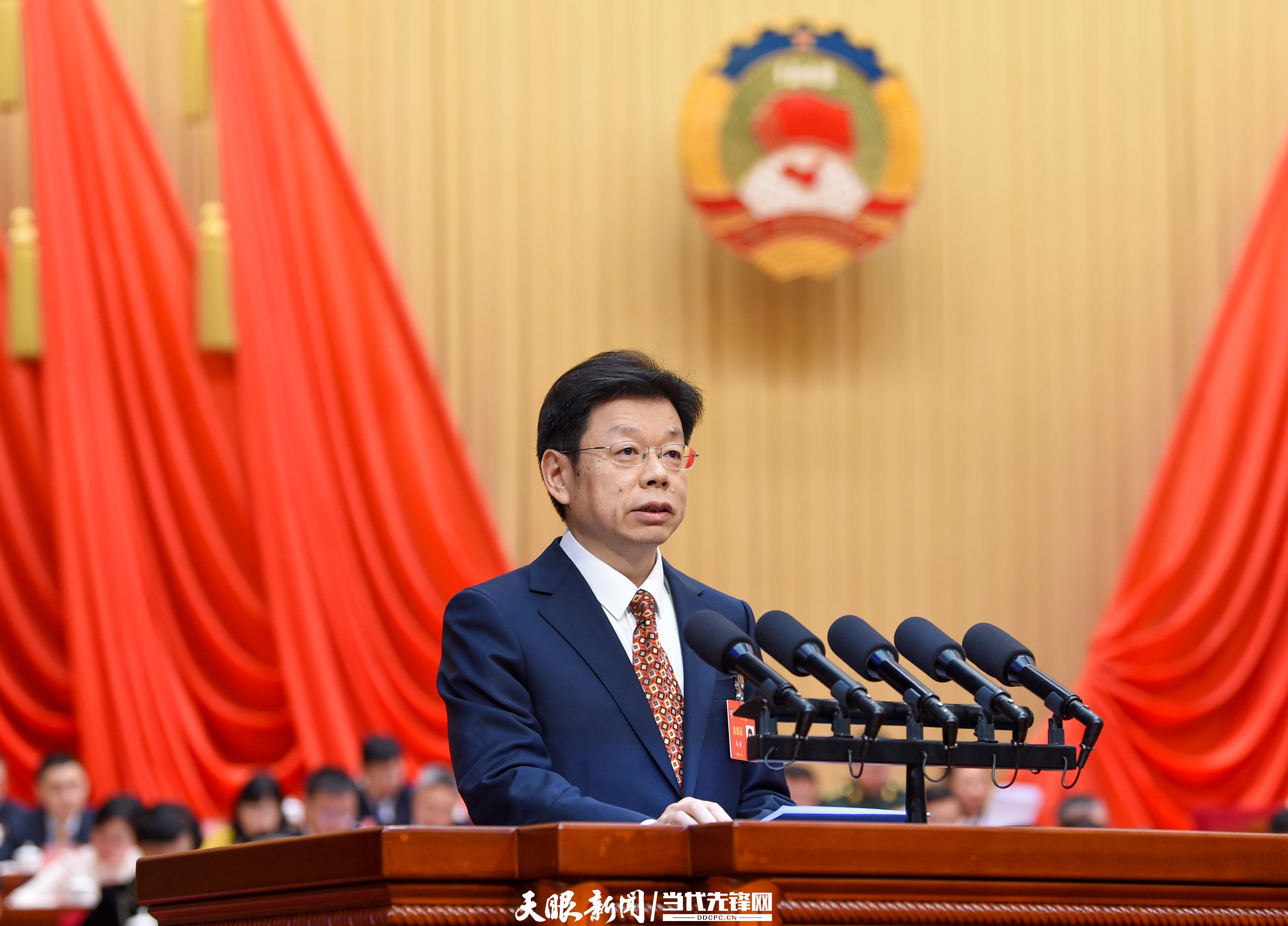 馬杉委員發(fā)言。 貴州日報(bào)天眼新聞記者 班浪 攝 (1).JPG